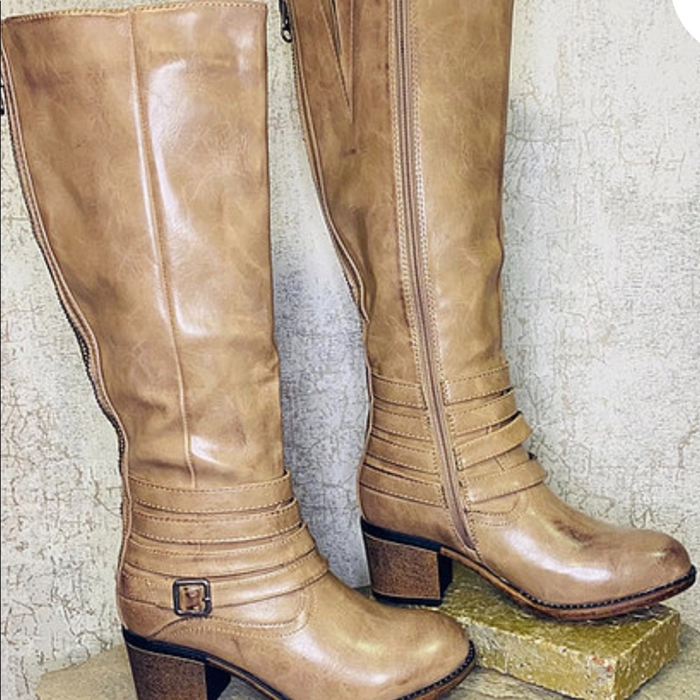 Supreme distressed boots